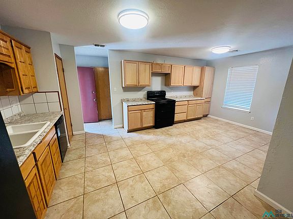 3rd image of 2812 N Flamingo Dr