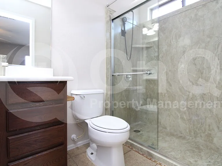7644 S 64th Ln — Photo 15
