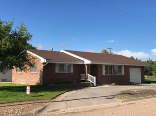 202 E Logan St, Leoti, KS 67861