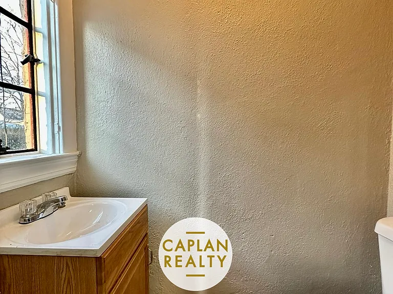 110 Marvel Rd — Photo 17
