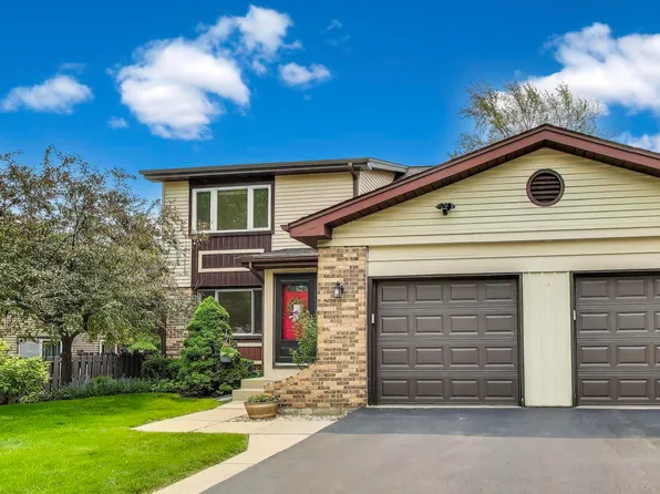 831 W Partridge Ln #45, Mount Prospect, IL 60056