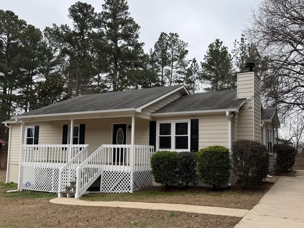 106 Village Dr, Hiram, GA 30141