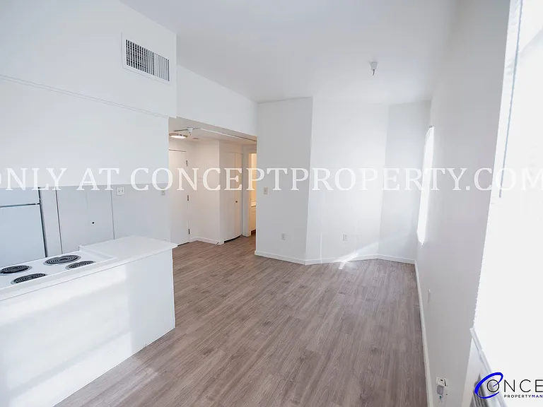223 E 3rd Ave — Photo 69