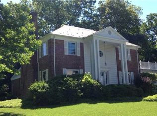 1 Garden St, Great Neck, NY 11021