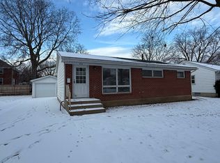 726 W American St, Freeport, IL 61032