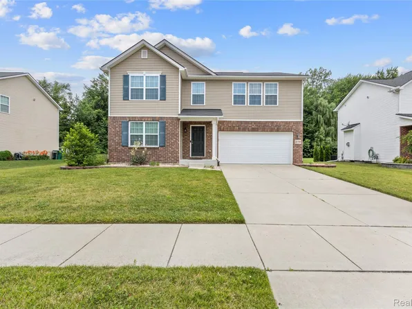 28700 Apple Blossom Dr, Flat Rock, MI 48134