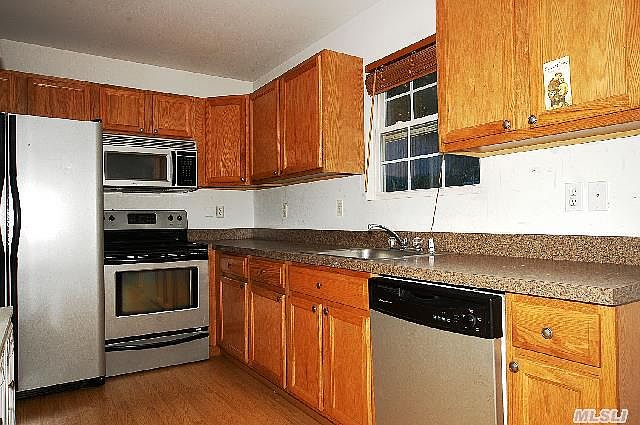 2nd image of 224 Broadway