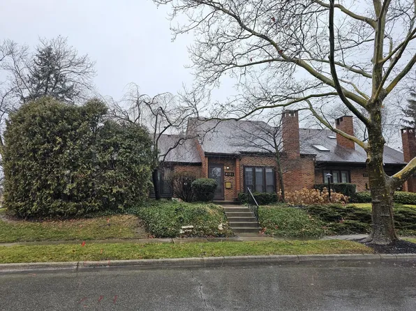 4725 Dierker Rd, Columbus, OH 43220