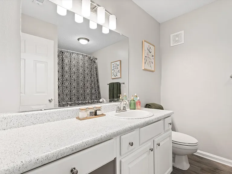 The Grove Apartments — Photo 14