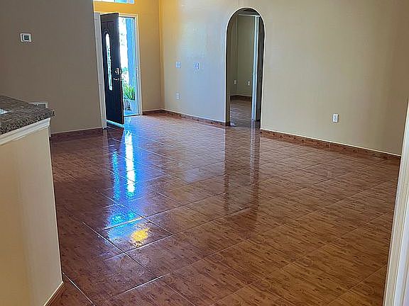 4th image of 2944 Canoe Cir