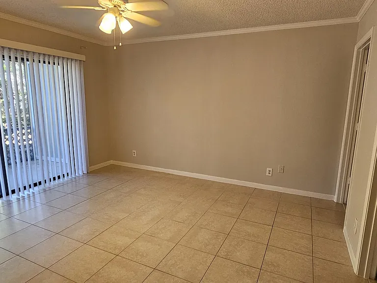 2245 SW 22nd Ave #1020 — Photo 23