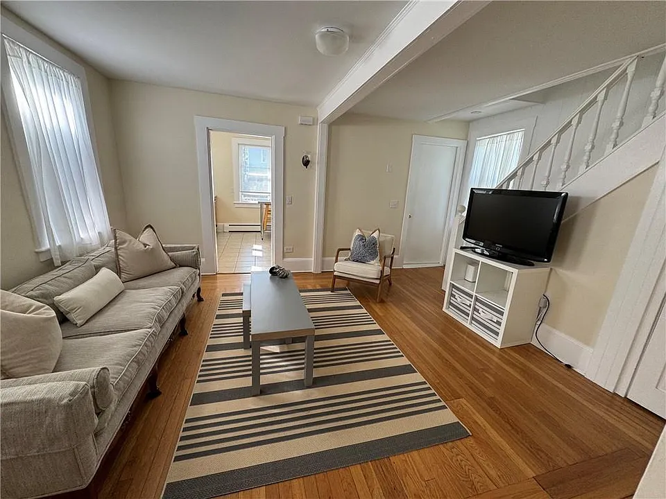 49 Connection St