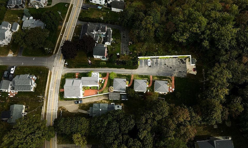2nd image of 32 Cable Road #5