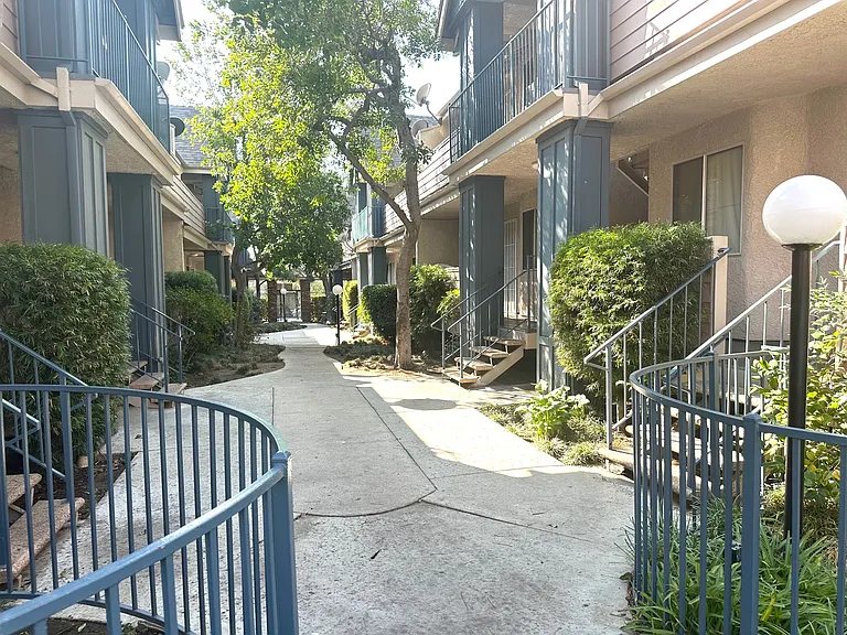 13126 Bromont Ave #11 — Photo 22