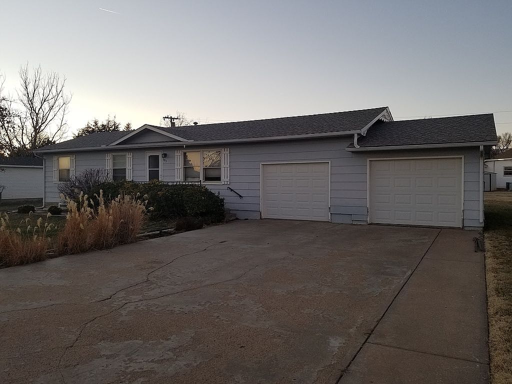 103 S Clover St, Montezuma, KS 67867 | Zillow
