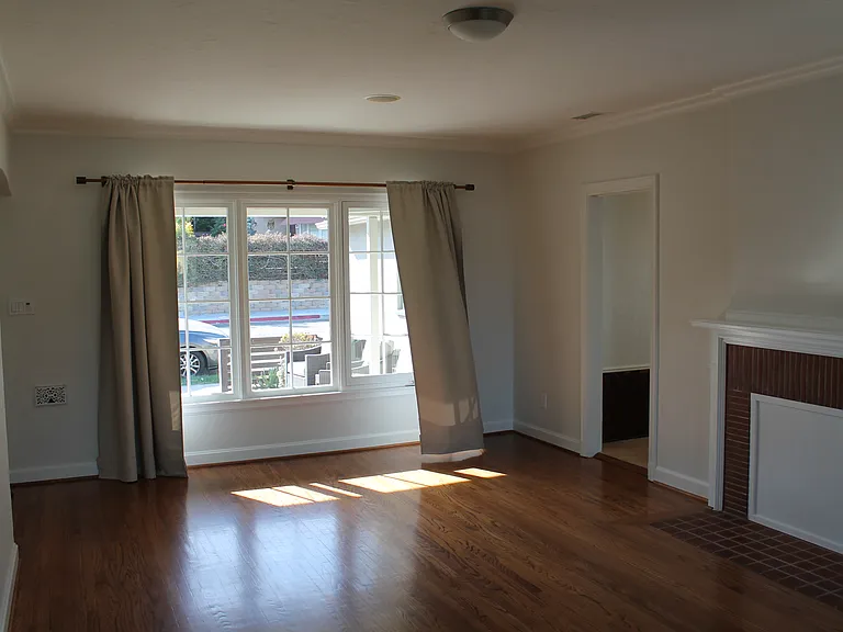 3711 Eagle St — Photo 11