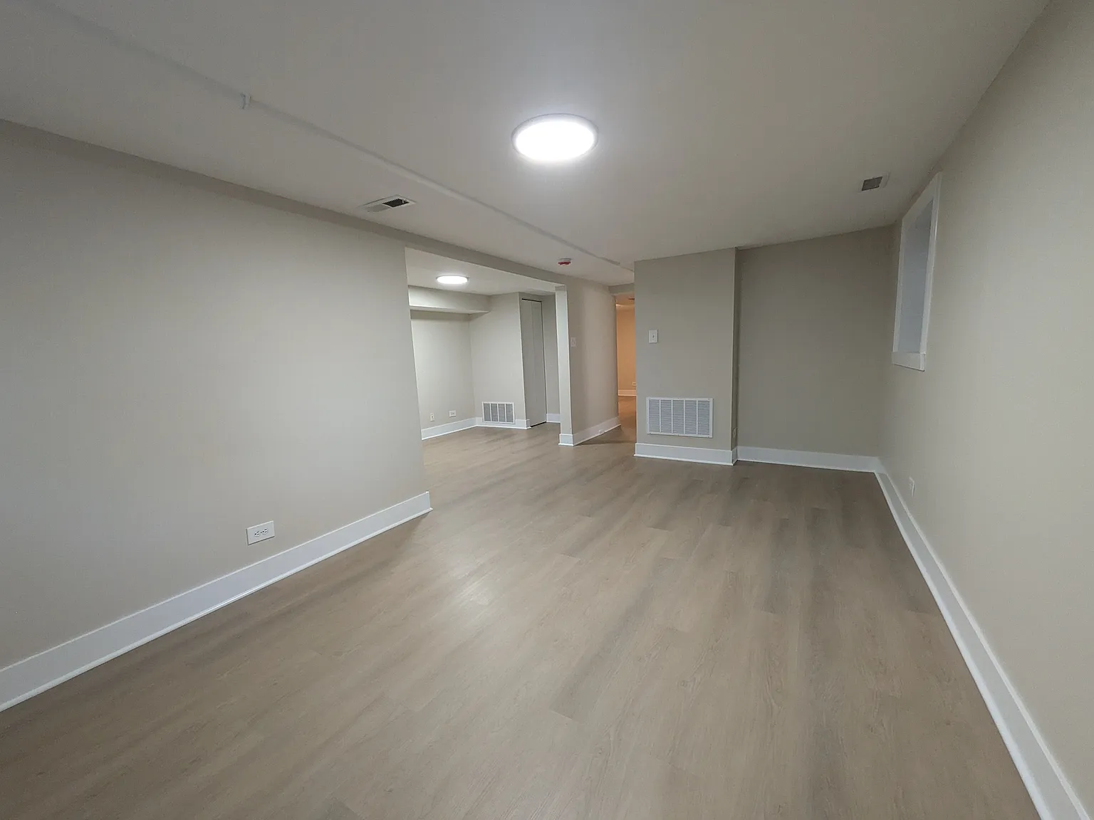Studio, 550 sqft, $1,350 — Photo 3
