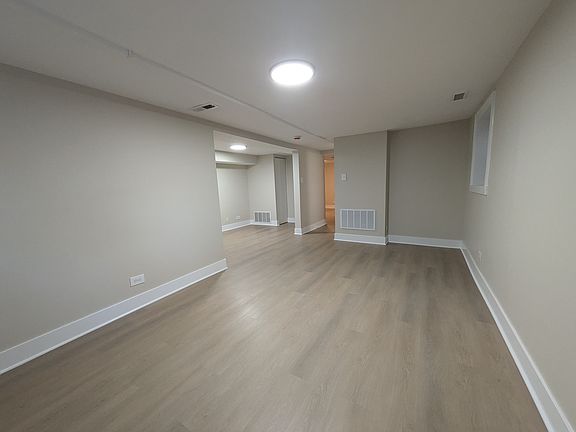 3rd image of 853 N Leavitt St #G