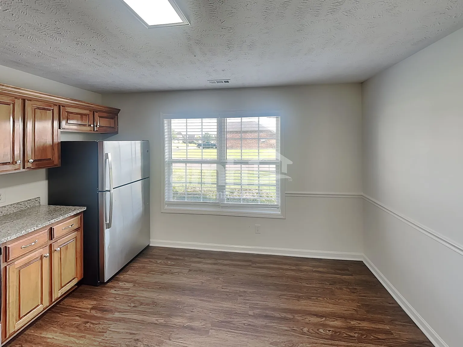 3 bed, 2.0 bath, 1200 sqft, $1,950 — Photo 4