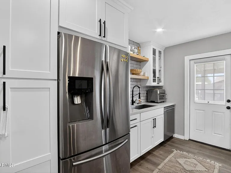 1022 W 13th St — Photo 6