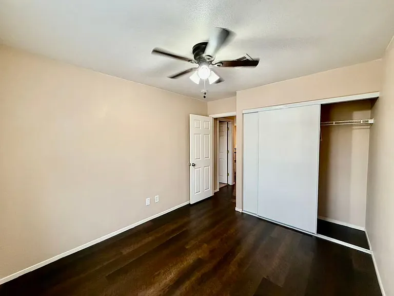 6068 Laughing Creek St — Photo 15