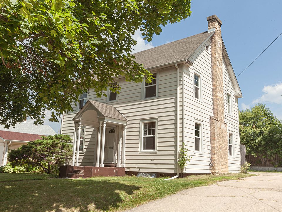 1st image of 641 Yeoman St