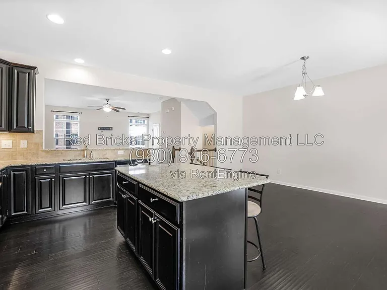 2306 Rachelwood Dr — Photo 13