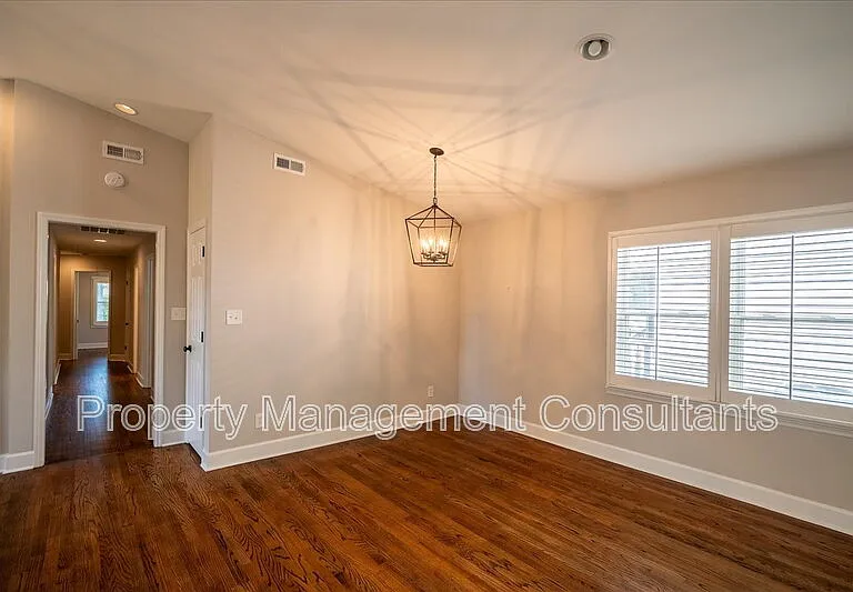 805 Rison Ave NE — Photo 9