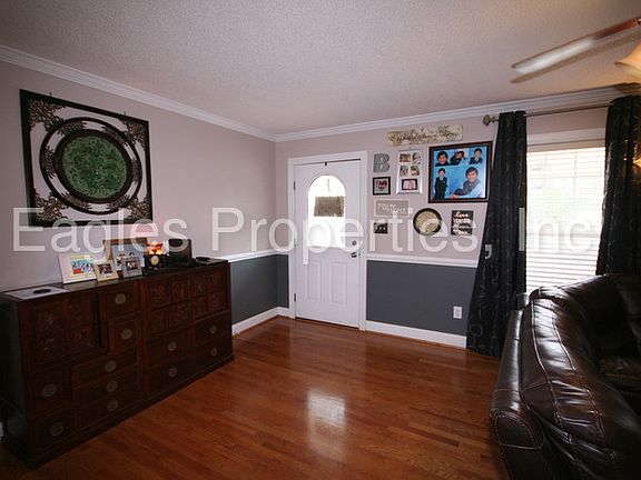 3rd image of 107 Pioneer Trails Dr