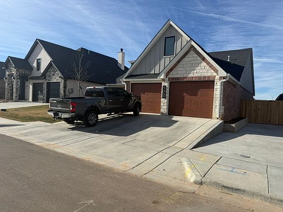 3rd image of 4509 S Rocking Chair Ln