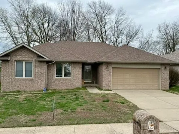 2840 S Pinehurst Avenue, Springfield, MO 65807