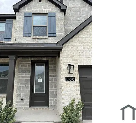 6 bed, 3155 sqft, $4,000 — Photo 2