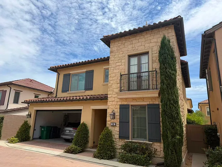 186 Villa Rdg — Photo 2