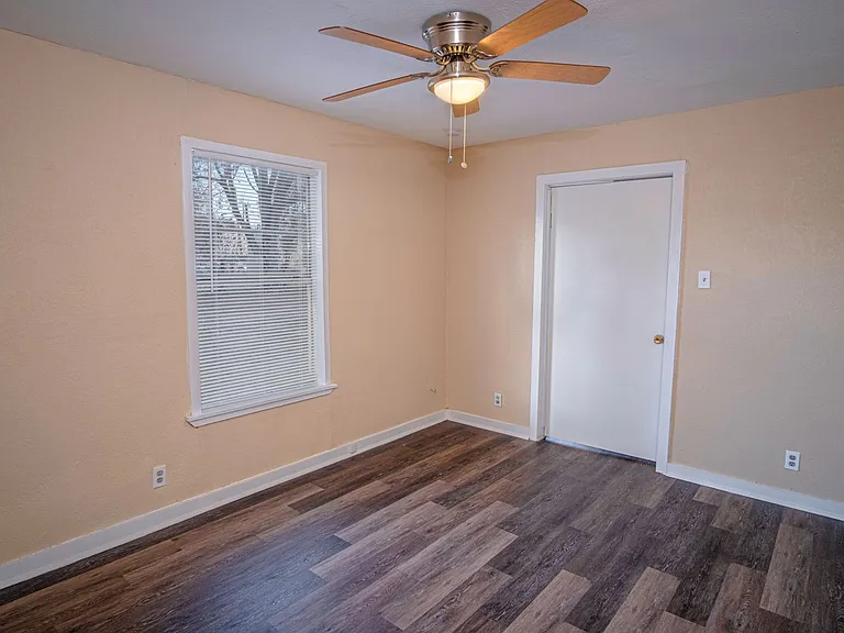 4115 S Presa — Photo 17