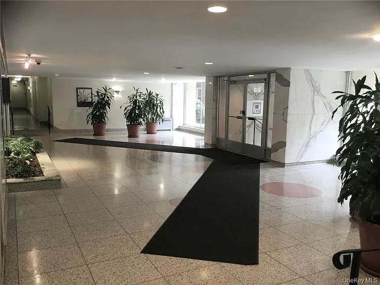 3 Sadore Ln #6M — Photo 17