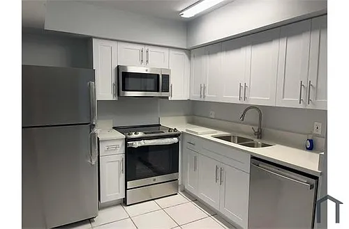 1195 NW 16th Ave #6 Photo 1