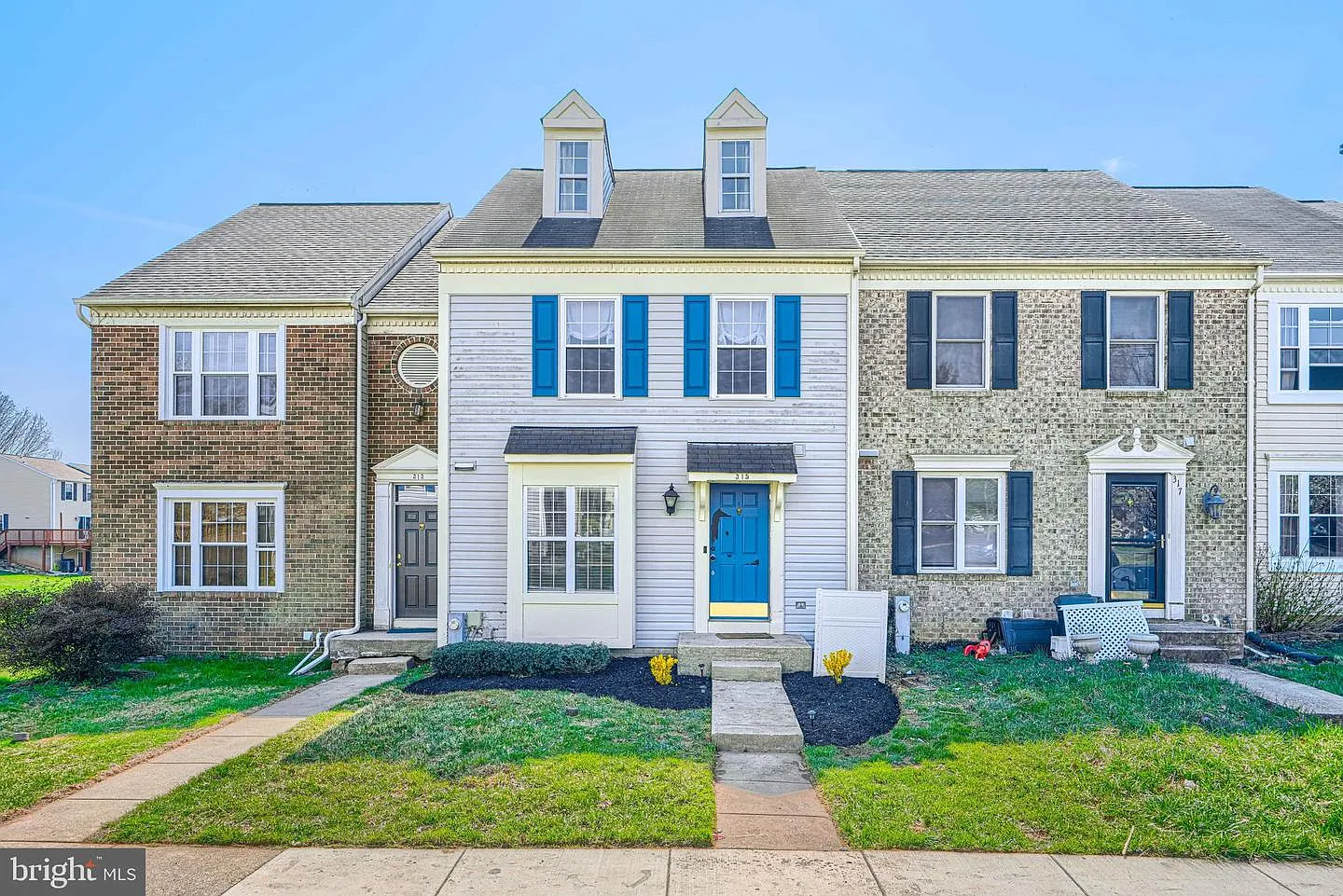 315 Overlea Pl photo 1