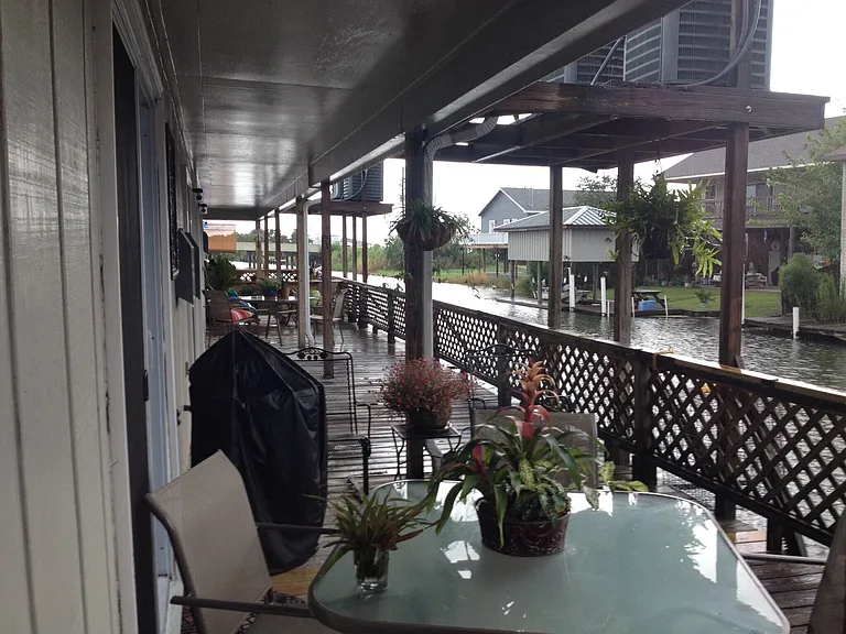 Pontchartrain Dr — Photo 4