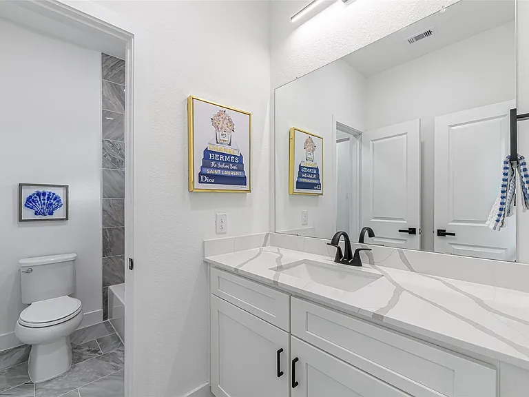7806 Comal St #B — Photo 20