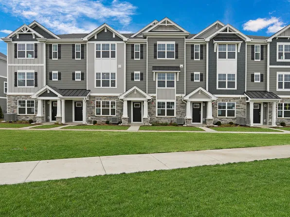 403 Lakeshore Ct, Saint Charles, IL 60174