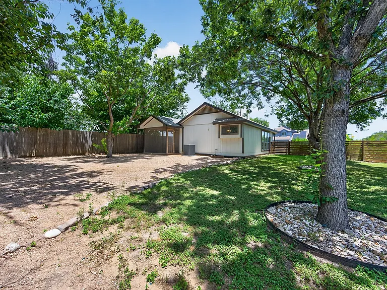 801 Kavanagh Dr — Photo 31