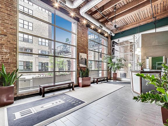 3rd image of 1000 W Washington Blvd Unit 418