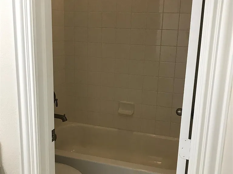 2226 Falcon Brook Dr — Photo 21