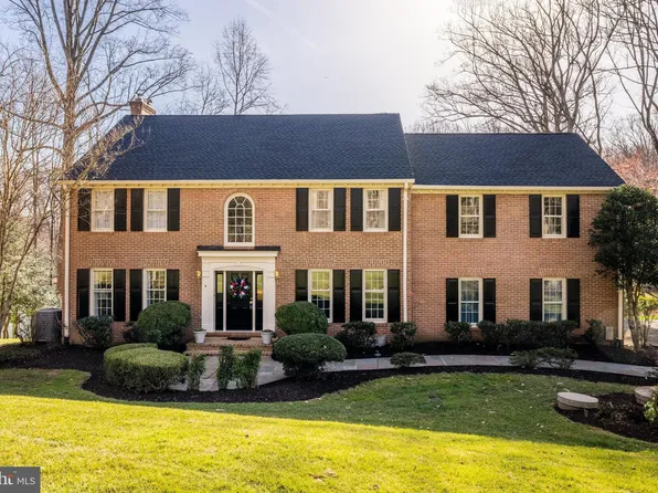 9405 Lagovista Ct, Great Falls, VA 22066