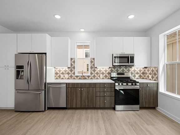 5th image of 2624 Metcalfe Rd #2