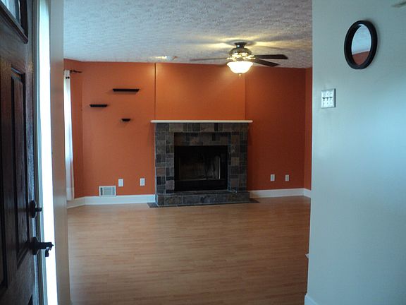 2nd image of 3090 Country Farms Dr
