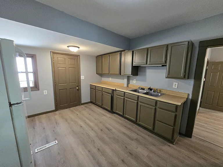 519 Adams St — Photo 18