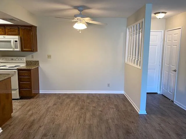 Dining/Entrance, Option 2