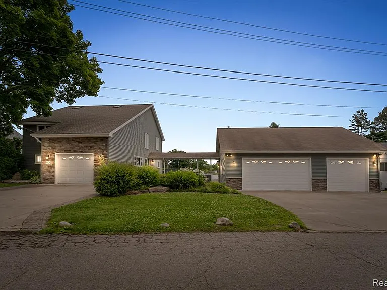 6628 Longworth Dr — Photo 3