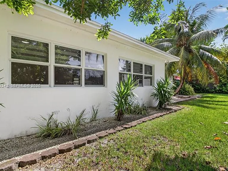 6090 SW 63rd Ave #0 — Photo 39